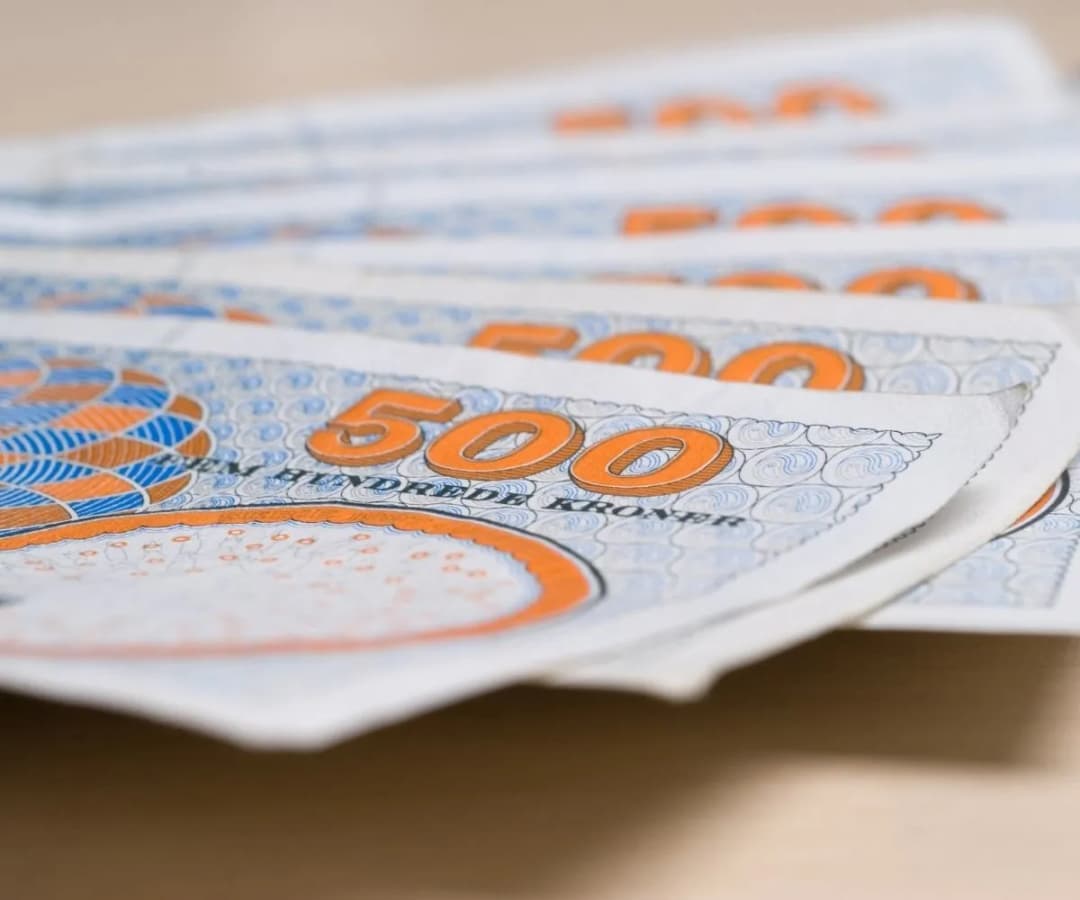 Ile zarabia dekarz w Danii? Zaskakujące fakty o wynagrodzeniach