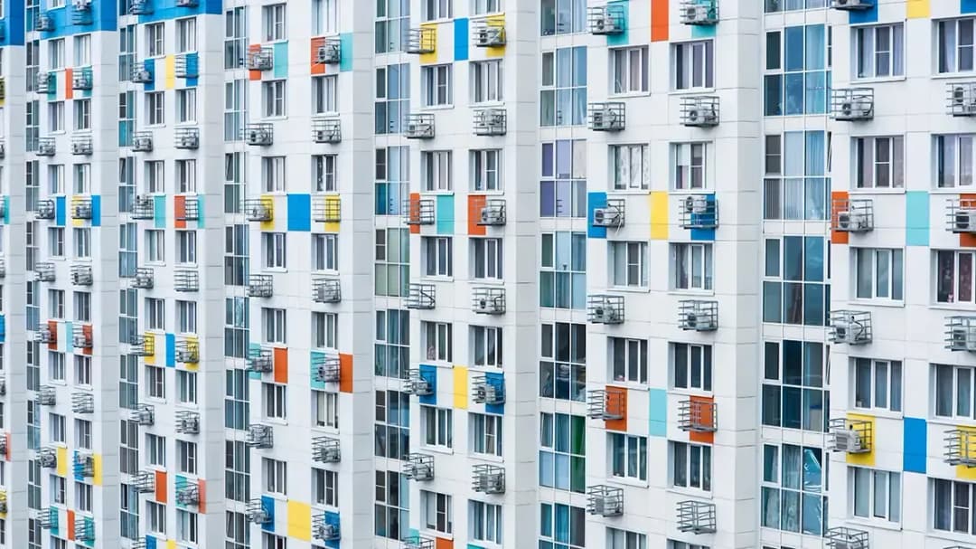 Ile kosztuje założenie klimatyzacji? Sprawdź, by uniknąć wysokich wydatków