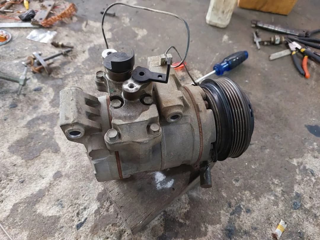 Za dużo oleju w klimatyzacji objawy – jak uniknąć kosztownych napraw