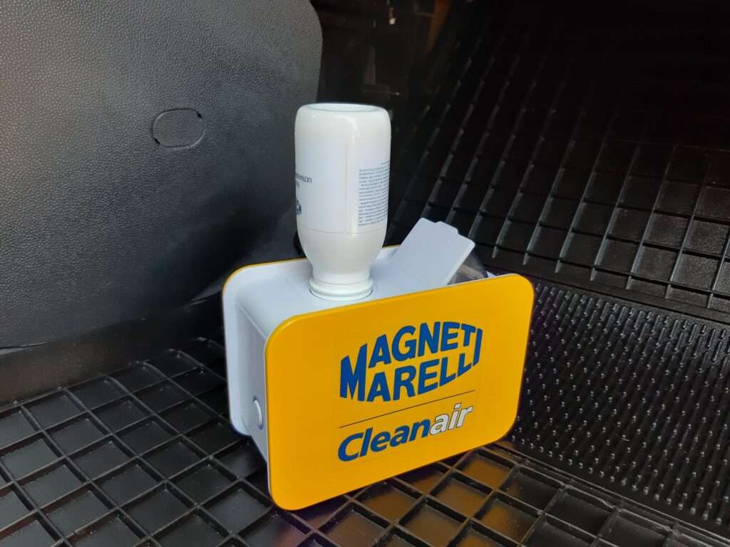 Czyszczenie Klimatyzacji Metodą Chemiczną przy wykorzystaniu środka Magneti Marelli Clean Air